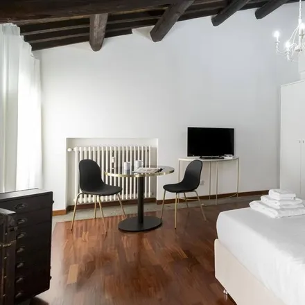 Rent this studio apartment on Via Dei Cappuccini 6