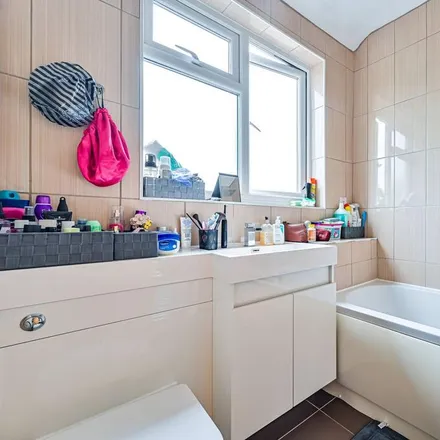 Rent this studio apartment on Aberfoyle Road in Streatham Vale, London