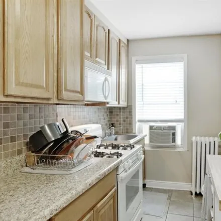 Image 7 - 342 2nd St Apt 3, Jersey City, New Jersey, 07302 - House for rent