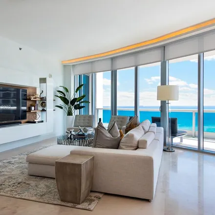 Image 4 - 6000 Collins Avenue, Miami Beach, FL 33140, USA - Apartment for rent