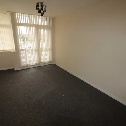 Image 4 - Waterfields, Central Square, Sefton, L31 0AE, United Kingdom - Apartment for rent