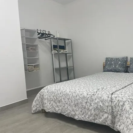 Rent this 1 bed room on Rua de Serafim Martins in 2829-506 Costa da Caparica, Portugal