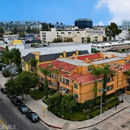 Buy this 1 bed condo on 11385 Otsego Street in Los Angeles, CA 91601