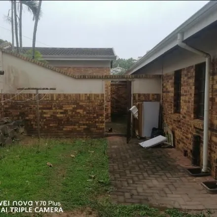 Rent this 3 bed townhouse on Middle Street in East Town, Johannesburg