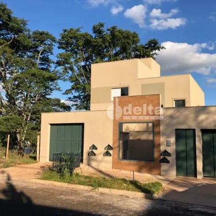 Buy this 11 bed apartment on Rua das Juritis in Cidade Jardim, Uberlândia - MG