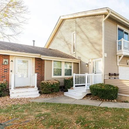 Rent this 2 bed condo on 310 Milton Ct Unit D in Bloomingdale, Illinois