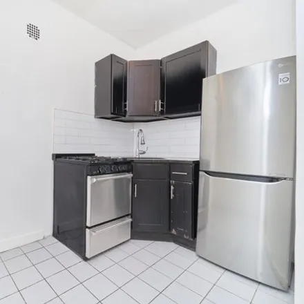 Image 3 - 233 East 82nd Street, New York, NY 10028, USA - Apartment for rent