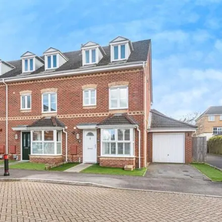 Buy this 4 bed townhouse on Blunt Road in Basingstoke, RG22 4SS