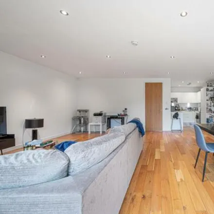 Buy this 2 bed apartment on Finchley Road in London, NW3 7BS
