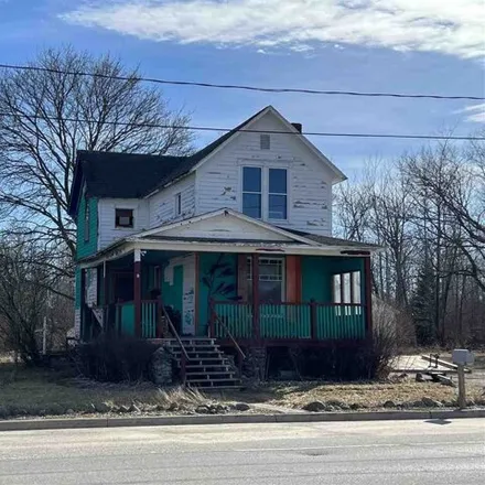 Buy this 4 bed house on 755 West State Street in Cheboygan, MI 49721