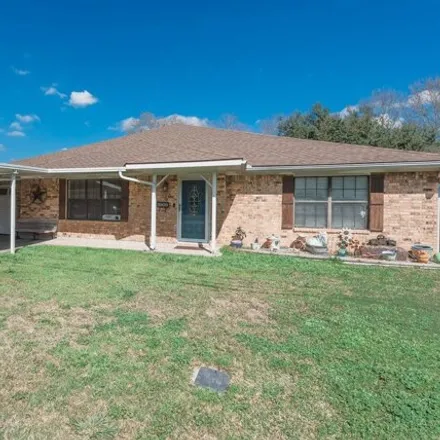 Image 1 - 3928 Canal Avenue, Groves, TX 77619, USA - House for sale