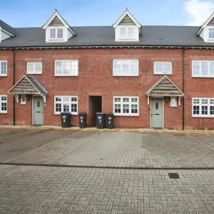Buy this 4 bed townhouse on unnamed road in Clifton upon Dunsmore, CV23 1DY