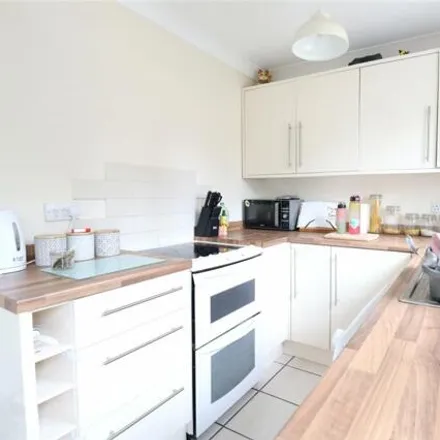 Image 4 - Exeter Close, Daventry, NN11 4SY, United Kingdom - Townhouse for sale