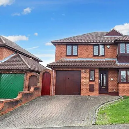 Buy this 4 bed house on Charndon Close in Luton, LU3 4DU