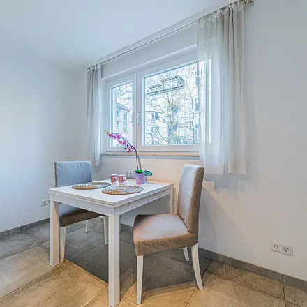 Rent this 3 bed apartment on Max-Planck-Institut für Rechtsgeschichte und Rechtstheorie in Hansaallee 41, 60323 Frankfurt