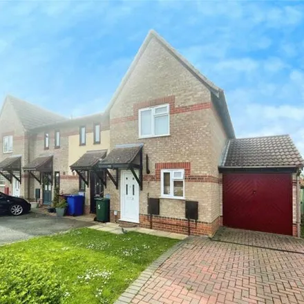 Buy this 2 bed house on Heather Road in Bicester, OX26 3YR
