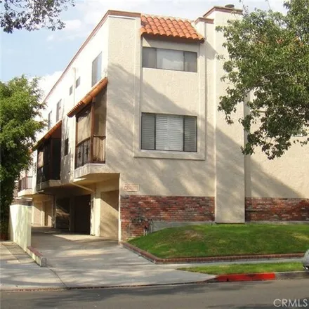 Rent this 2 bed townhouse on 413 West Wilson Avenue in Glendale, CA 91203