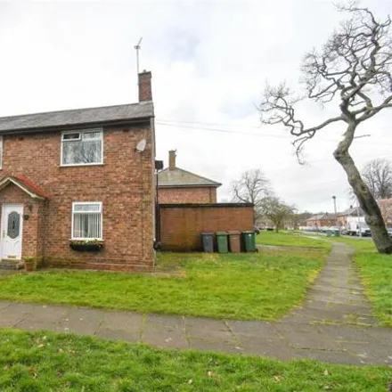 Buy this 3 bed townhouse on 34 Yew Tree Road in Bebington, CH63 2NL