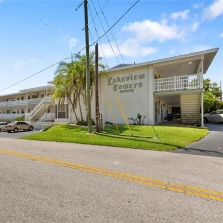 Buy this 2 bed condo on 1801 South Eucalyptus Street in Sebring, FL 33870