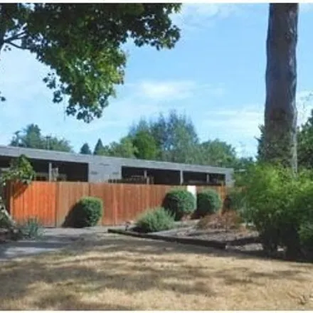 Buy this 6 bed house on 4103 Southeast Taggart Street in Portland, OR 97202