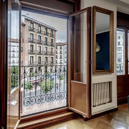 Rent this 4 bed apartment on Rastro Market in Paseo de Tilos asiáticos, 28005 Madrid