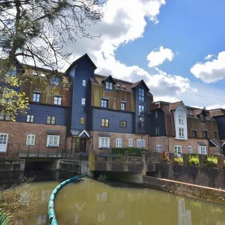 Rent this 2 bed apartment on Waterford House in Thorney Mill Road, London