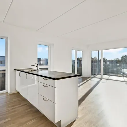 Rent this 3 bed apartment on Urtehaven 2B in 2640 Hedehusene, Denmark