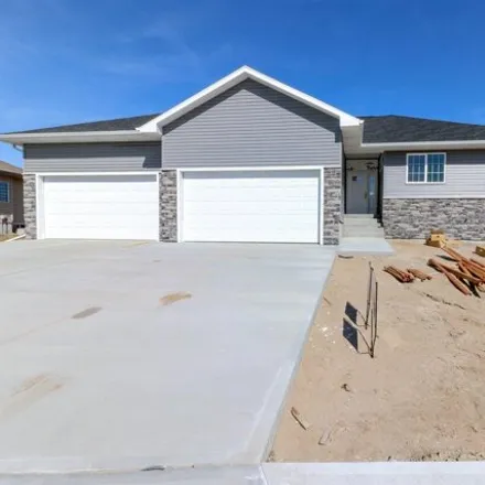 Buy this 4 bed house on 4054 Northview Drive in Grand Island, NE 68803