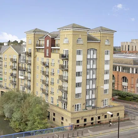 Rent this 2 bed apartment on Riverside House in Fobney Street, Reading