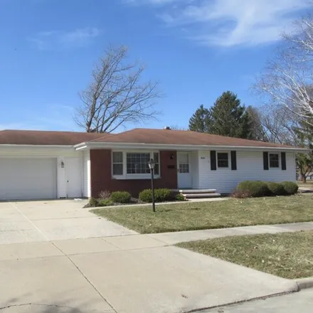 Buy this 3 bed house on 2387 East Forest Street in Appleton, WI 54915