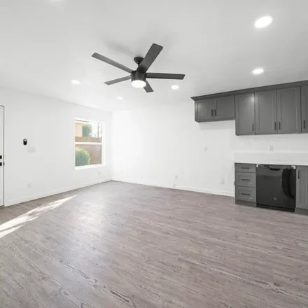 Image 6 - 1212 Mahanna Avenue, Long Beach, CA 90813, USA - Apartment for rent