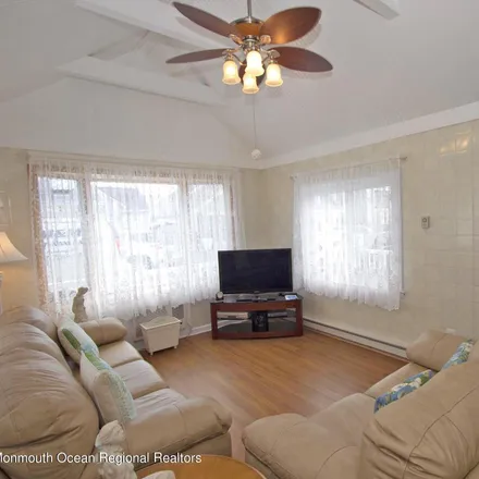 Image 3 - 3080 East Rutherford Lane, Ocean Beach, Toms River, NJ 08735, USA - House for sale