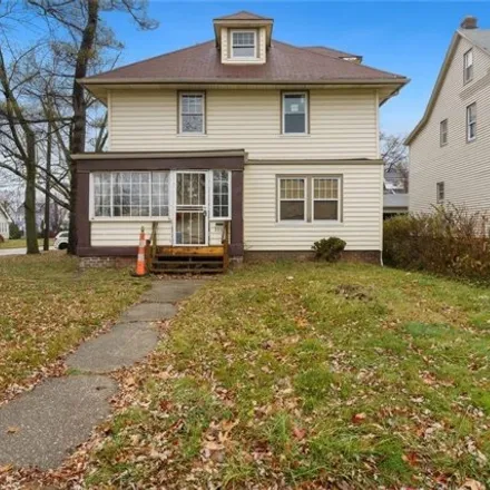 Buy this 8 bed house on 2209 Goodnor Road in Cleveland Heights, OH 44118