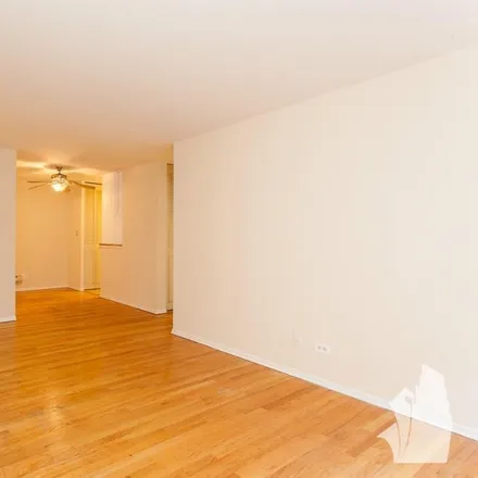 Image 3 - 660 West Wrightwood Avenue - Apartment for rent