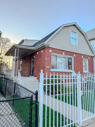 Buy this 3 bed house on 9318 South Manistee Avenue in Chicago, IL 60617