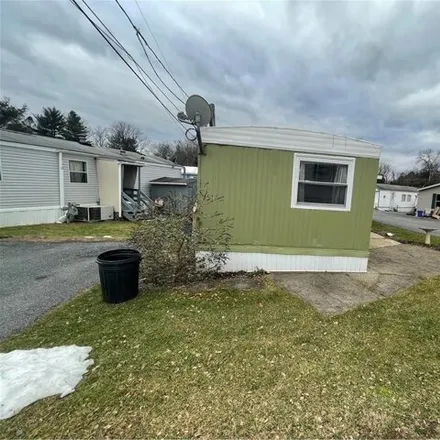 Image 2 - 5184 Freemansburg Avenue, Harvey's Corner, Bethlehem Township, PA 18045, USA - Apartment for sale