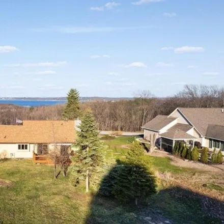 Image 8 - 13538 South High Point Drive, Elmwood Charter Township, MI 49684, USA - House for sale