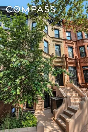 Image 2 - 663 Putnam Avenue, New York, NY 11221, USA - Townhouse for sale