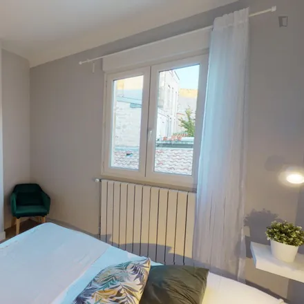 Image 1 - 50 Rue Lafontaine, 33800 Bordeaux, France - Room for rent