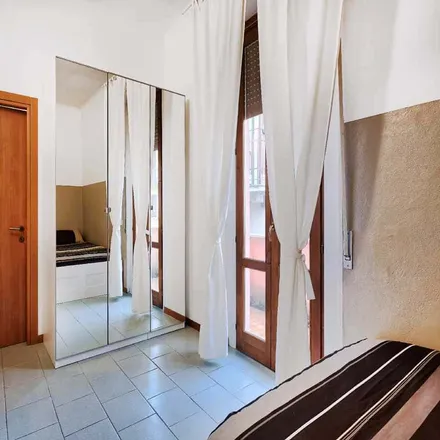 Rent this 6 bed room on Hotel Le Querce in Via Jacopo della Quercia, 6