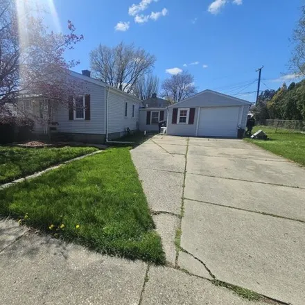 Buy this 3 bed house on 27223 Maywood Street in Roseville, MI 48066