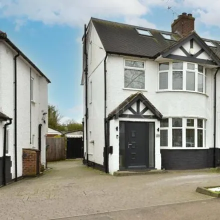 Buy this 4 bed duplex on 44 Auckland Road in Potters Bar, EN6 3HF