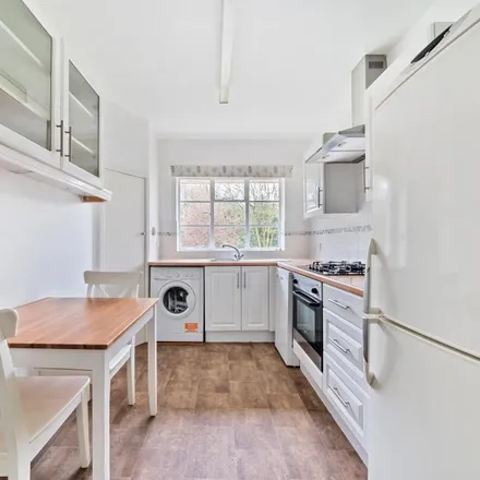 Rent this 2 bed apartment on 25 Glenhill Close in London, N3 2JS