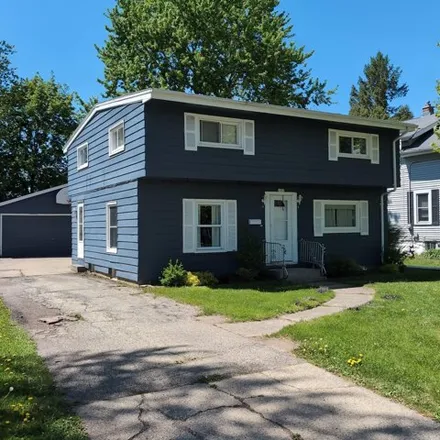 Buy this 3 bed house on 1961 Simpson Street in Oshkosh, WI 54902