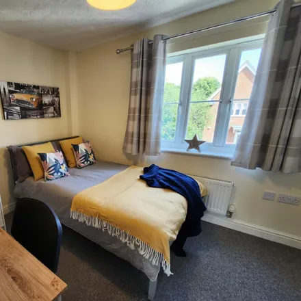Rent this 6 bed house on 75 Roe Drive in Norwich, NR5 8BT