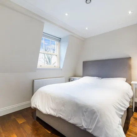 Rent this 4 bed apartment on 40 Ifield Road in Lot's Village, London