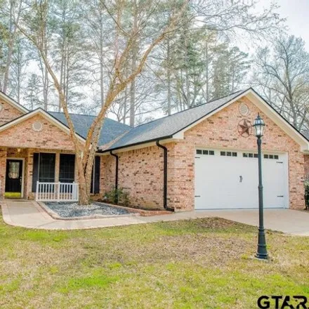 Buy this 3 bed house on 1614 Pineview Lane in Hideaway, Smith County
