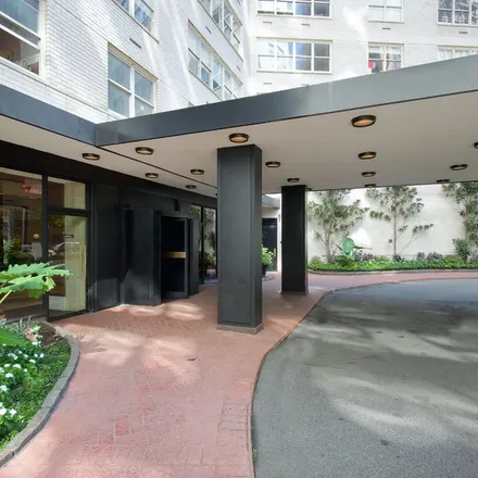Image 3 - The Dorchester, 155 West 68th Street, New York, NY 10023, USA - Apartment for rent