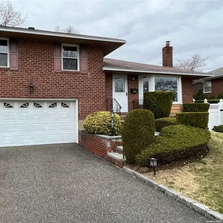 Buy this 4 bed house on 230 Jerome Street in Syosset, NY 11791