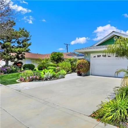 Image 8 - 9081 Mediterranean Drive, Huntington Beach, CA 92646, USA - House for sale